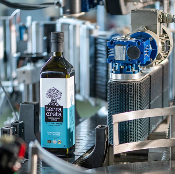 Systém Total Quality Management, ktorý implementujeme, prekračuje národné, európske a medzinárodné požiadavky súvisiace s normami.